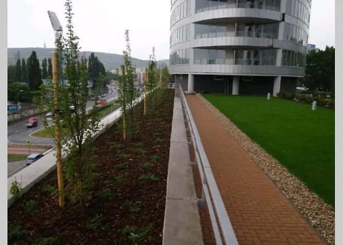 Appartement Three Towers With Parking And Nice View Bratislava