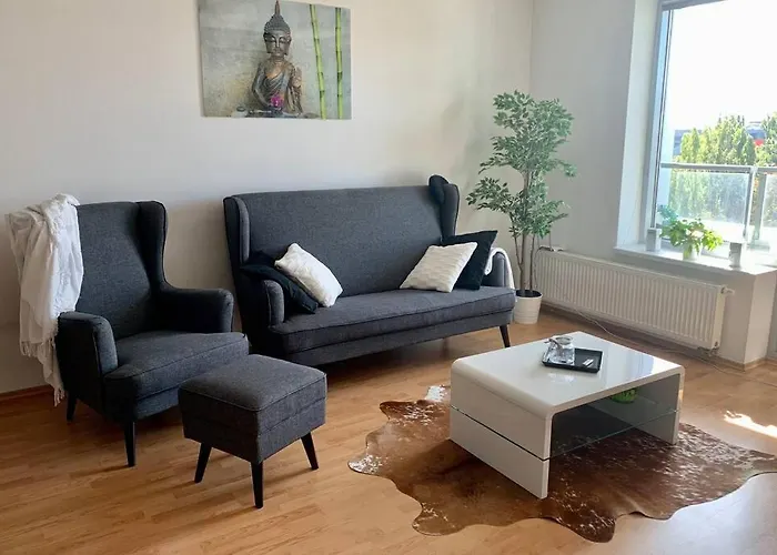 Three Towers With Parking And Nice View * Μπρατισλάβα